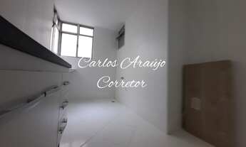 Imagem 2: Apartamento vazio, finamente reformado, próximo a praça