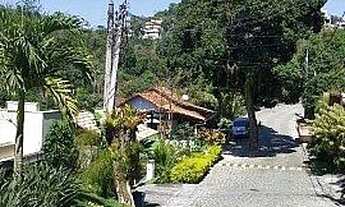 Imagem 2: Casa em Condomínio para Venda em Niterói, BADU, 4 dormitórios, 2 suítes, 4 banheiros, 2 va