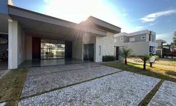 Imagem: Casa térrea no condomínio fechado Jardins