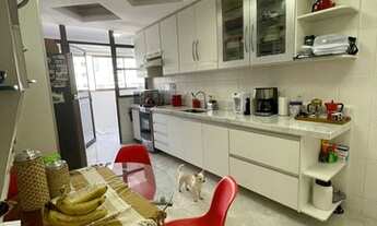 Imagem 2: Apartamento para venda possui 150 metros quadrados com 3 quartos em Praia da Costa - Vila