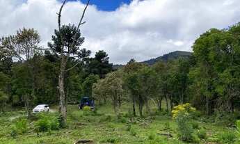 Imagem 5: Terreno com cachoeira - Urubici - SC