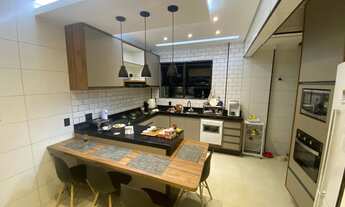 Imagem 2: Apartamento para venda tem 180 metros quadrados com 3 quartos em Ponta da Praia - Santos