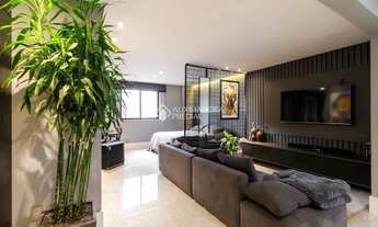 Imagem 1: Apartamento de Alto Padrão no Batel Este apartamento foi totalmente reformado e recebe voc