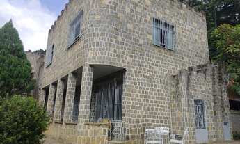 Imagem 3: Linda casa estilo castelo