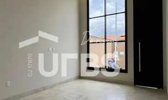 Imagem 4: Casa à venda no Setor Garavelo 3 suítes, área gourmet e piscina aquecida, próxima ao Jard