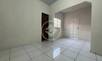 Imagem 4: Vende-se ampla casa na região do Coxipó com 03 Quartos sendo uma suíte , sala par 02 ambi