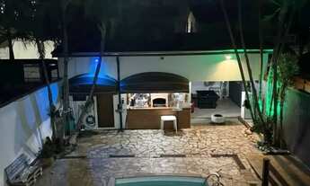 Imagem 3: Sobrado para aluguel tem 219 metros quadrados com 2 quartos