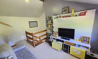 Imagem 2: Sobrado em condomínio fechado