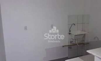 Imagem 5: Apartamento térreo com varanda estendida com 2 dormitórios à venda, 47m² por R$ 180.000