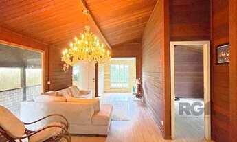 Imagem 3: Casa em Porto Alegre, no bairro Ipanema, com 3 dormitório(s), e 3 banheiros, à venda