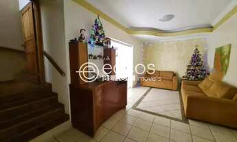 Imagem: Casa à venda, 4 quartos, 2 suítes, 4 vagas