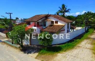 Imagem: Sobrado em Rua Dez - Capricórnio II - Caraguatatuba/SP