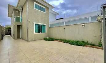 Imagem 2: Casa com 3 Quartos e 3 banheiros à Venda, 230 m² por R$ 907.000