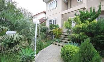 Imagem 2: EXCELENTE CASA COM 4 DORMITÓRIOS, 6 VAGAS DE GARAGEM E VISTA PANORÂMICA