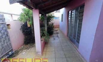 Imagem: Casa à Venda de esquina, Jardim Itamaraty