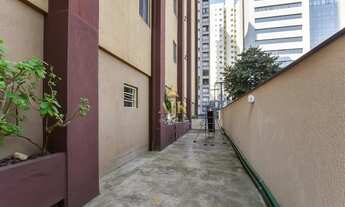 Imagem 4: Apartamento todo reformado e pronto para morar, localizado em região nobre do bairro Batel