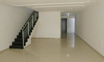 Imagem 3: Casa Dupléx, 4 suítes, deck, churrasqueira e preço bom!!