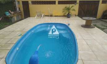 Imagem 2: Casa de rua de quartos, sendo uma suíte e amplo quintal com piscina e churrasqueira