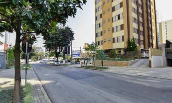 Imagem 3: Apartamento todo reformado e pronto para morar, localizado em região nobre do bairro Batel