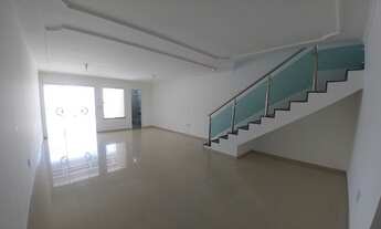 Imagem 4: Casa Dupléx, 4 suítes, deck, churrasqueira e preço bom!!