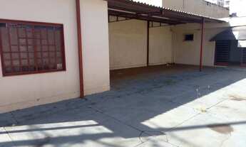 Imagem 6: Ótima casa para uso comercial possui 130 metros quadrados com 2 salas