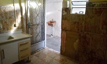 Imagem 2: Casa de quarto e sala em rua Tranquila próximo ao posto Halley