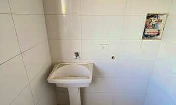 Imagem 5: Sobreposta Alta com 2 Dormitórios em Condomínio na Vila Tupi, Primeira Casa com Sacada