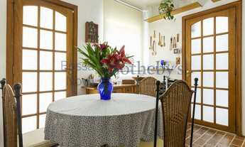 Imagem 6: Casa com edícula e jardim