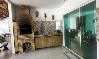 Imagem 6: Casa em Condomínio Com móveis projetados e energia solar