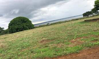 Imagem: Fazenda na beira do rio grande