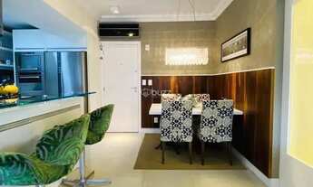 Imagem 2: Apartamento mobiliado, possui 2 dormitórios sendo 1 suíte em condomínio clube com acesso p