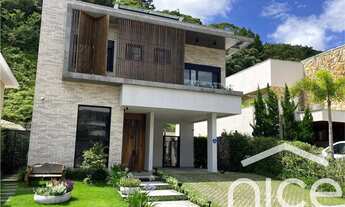 Imagem: Casa mobiliada em condomínio fechado, de