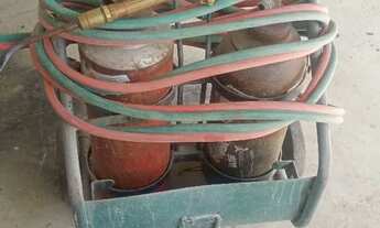 Imagem: Oficina mecânica, funilaria automotivo