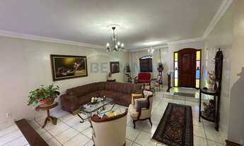 Imagem: Sobrado de 3 Andares (525m²) com Suíte