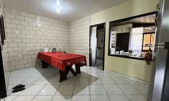 Imagem 6: Casa ampla com área de festas e piscina no bairro Belchior próxima à BR-470 / Segalas