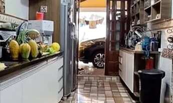 Imagem 5: Casa com 3 quartos e Semi-mobiliado (2 suites) no bairro Aleixo por R$ 650.000 - Manaus