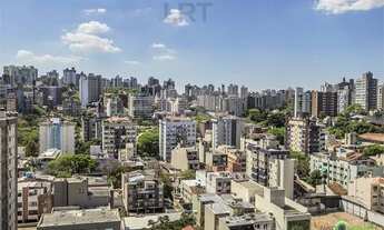Imagem 4: Apartamento 2 dormitórios bairro Petrópolis Porto Alegre Em andar bem alto vista para Praç