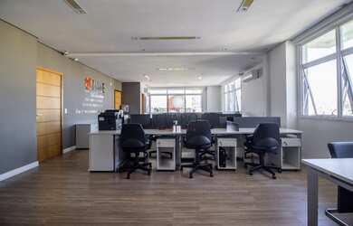 Imagem 7: CONJUNTO/COMERCIAL para alugar com 271.61m² por R$ 6.000,00 no bairro Centro - CURITIBA