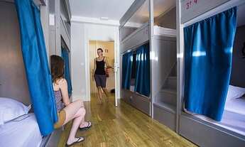 Imagem: Quartos Femininos moças / mulheres / senhora