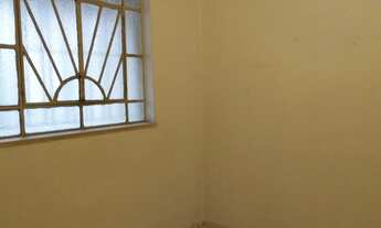 Imagem 5: Casa de dois DTS com uma garagem coberta para locação na Rua Paulo Orozimbo