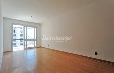 Imagem 2: PORTO ALEGRE - Apartamento Padrão - PASSO D AREIA