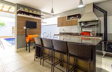 Imagem 2: Casa Térrea com 3 suítes, armários, piscina , muito completa!!