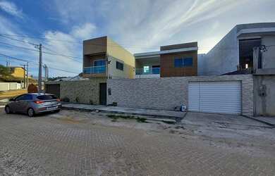 Imagem 3: Casa mobiliada 4/4, suítes, piscina, quiosque, condomínio Arembepe Linha Verde