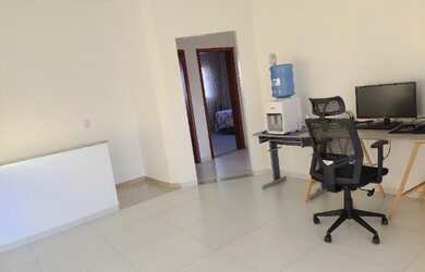 Imagem 2: Sobrado no Ana Jacinta com cerca de 200mts, 2 quartos 1 suíte e área de lazer