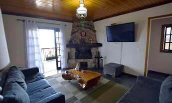 Imagem 5: Casa próxima ao centro comercial de Campos do Jordão