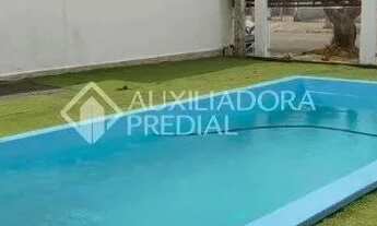 Imagem 2: Ampla casa com piscina à venda no bairro São José