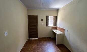 Imagem 7: Kitnet 1 comodo, pia e banheiro dentro