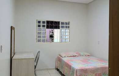 Imagem 6: Casa com sala, cozinha americana, 2 quartos, área gourmet, área de serviço, toda avaranda