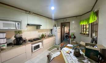 Imagem 7: *Casa Residencial à Venda em Porto Alegre, Rio Grande do Sul*