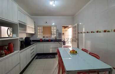 Imagem 4: Oportunidade - Casa Sobrado - Bosque dos Eucaliptos - 3 Dormitórios - 187m²